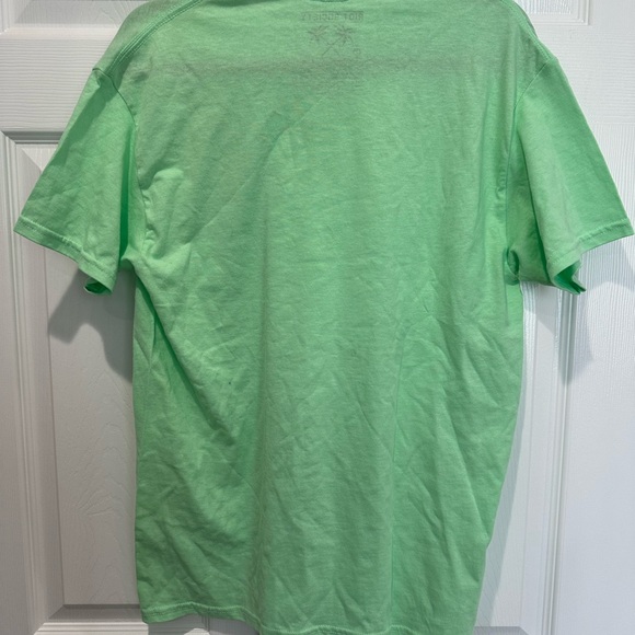 Riot Society Men T-Shirt Medium Green Teddy Bear Logo Graphic Pineapple Fill Tee - Picture 4 of 7
